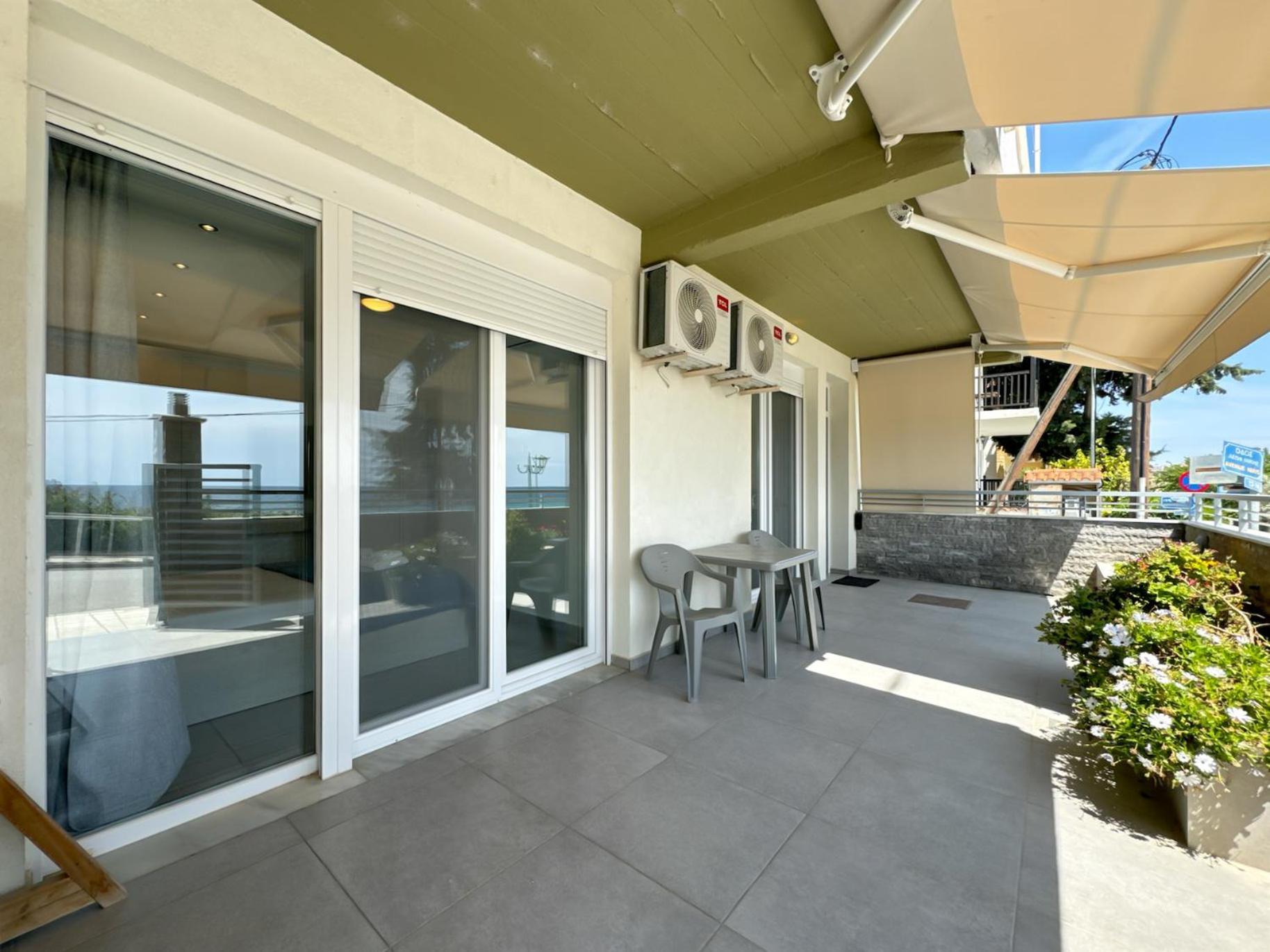 Blue Horizon 6 Apartment Nea Kallikrateia Exterior photo