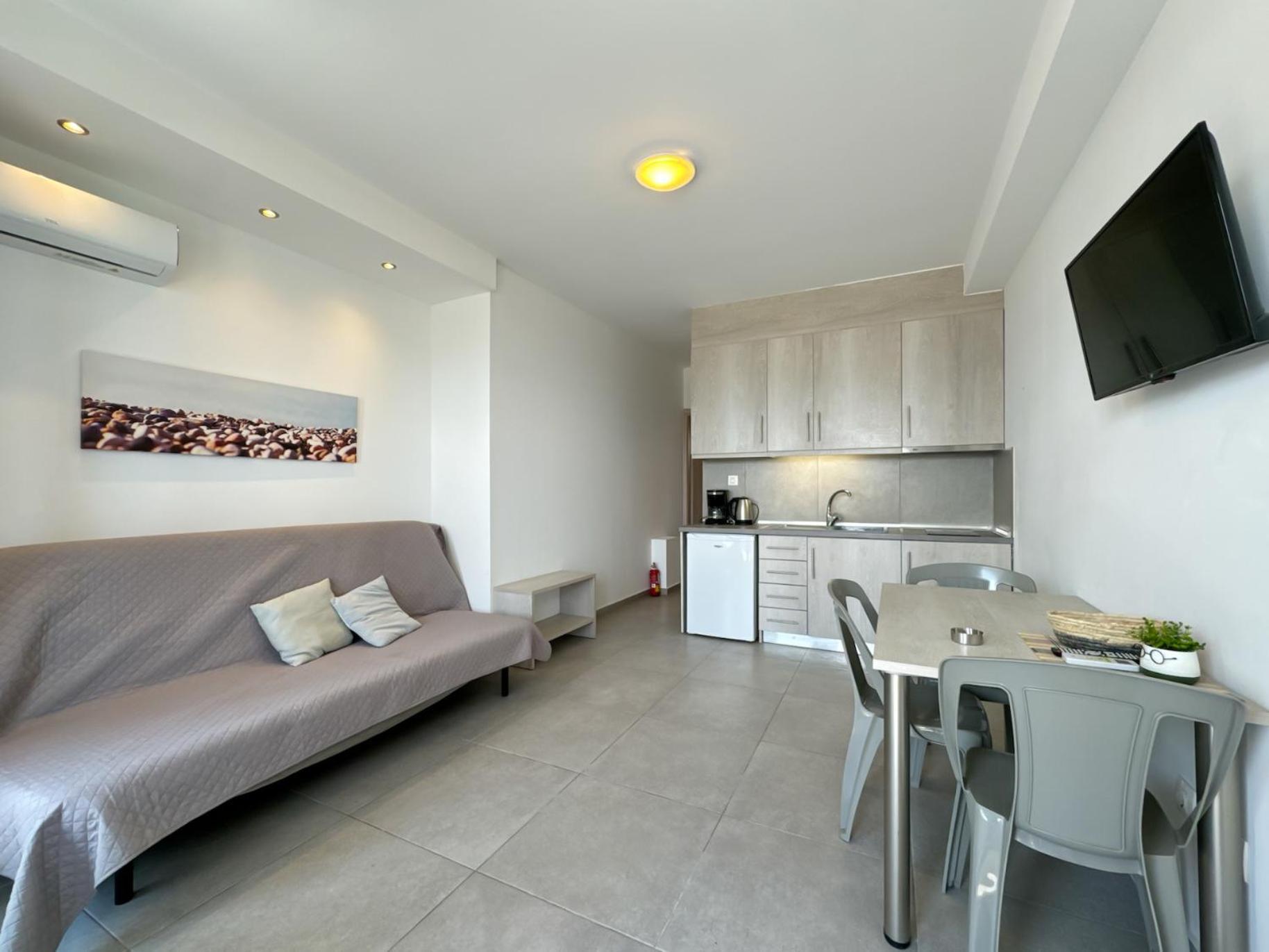 Blue Horizon 6 Apartment Nea Kallikrateia Exterior photo